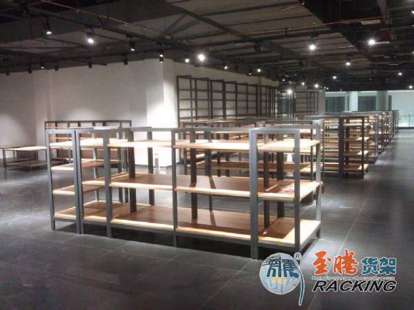 商場(chǎng)貨架